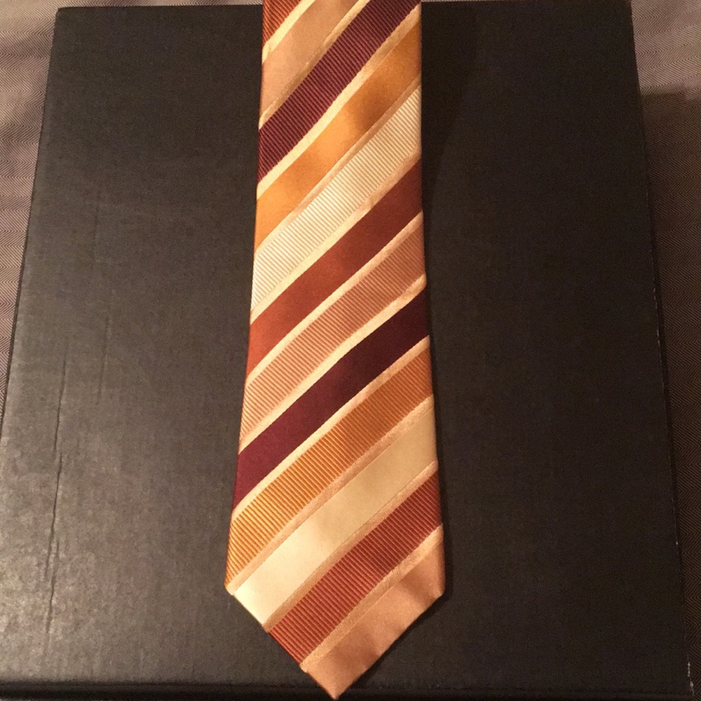 Men’s BCBG Brown & Gold Silk Tie